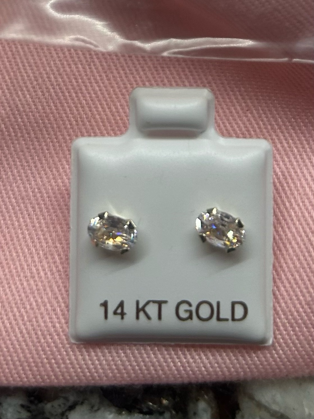 14 KT Gold Oval White Moissanite Stone Stud Earrings - Classic Women's Jewelry